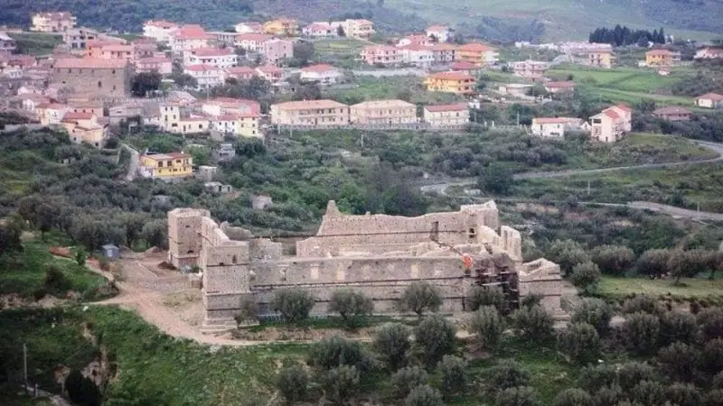  ‣ adn24 nasce "borgo di montauro": il progetto di rinascita per l'entroterra calabrese video