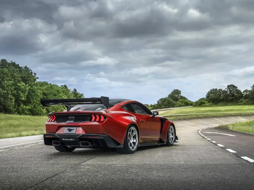  ‣ adn24 ford mustang gtd carbon debutta in europa alla 24 ore di le mans