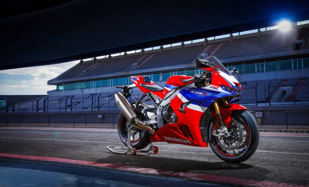 prova honda cbr600rr e fireblade sp ‣ adn24 prova honda cbr600rr e fireblade sp: doppio colpo a portimao