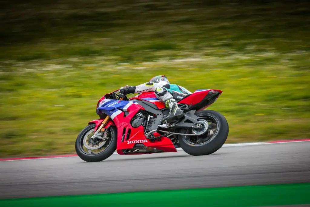 prova honda cbr600rr e fireblade sp ‣ adn24 prova honda cbr600rr e fireblade sp: doppio colpo a portimao