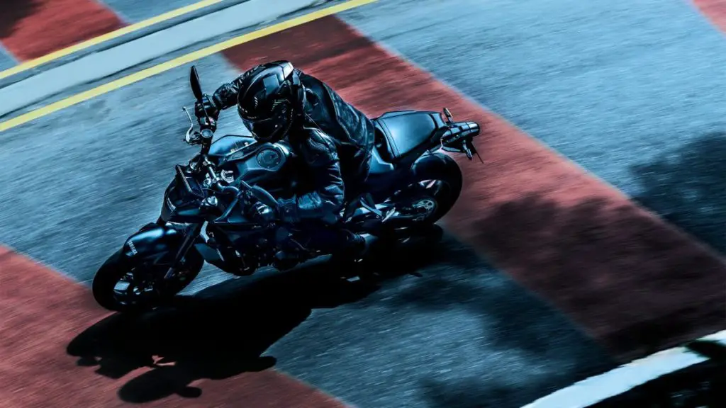 yamaha mt-09 y-amt ‣ adn24 yamaha mt-09 y-amt: È lei la prima automatica di iwata