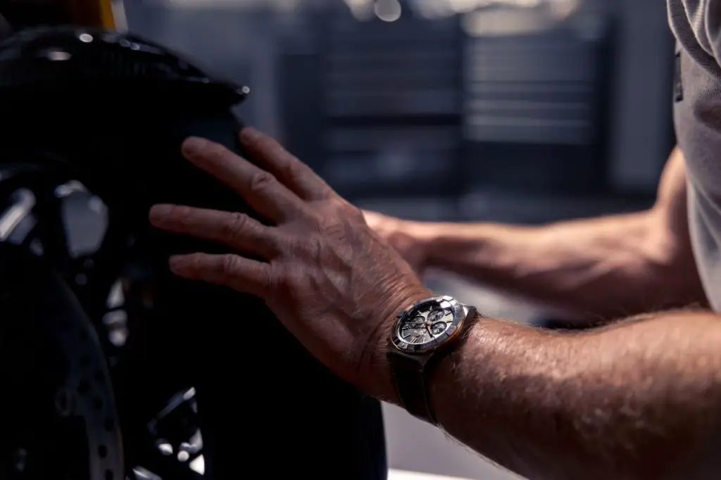  ‣ adn24 speed triple 1200 rr breitling: la piÙ special di tutte