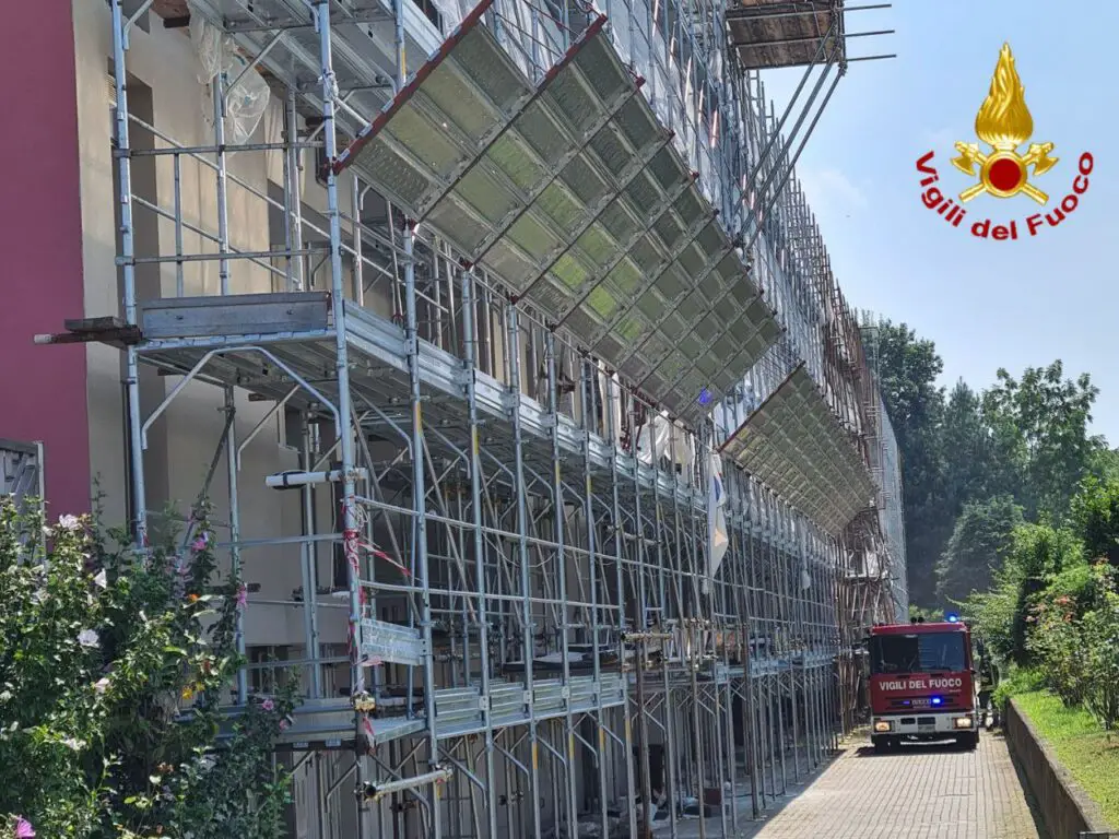  ‣ adn24 settimo torinese (to) | esplosione in abitazione: ragazzo soccorso dai vigili del fuoco